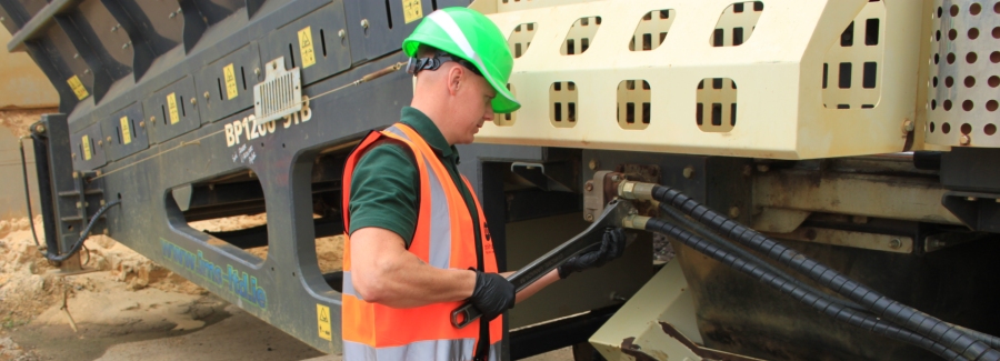 Handling Hydraulic Spills and Preventing Downtime